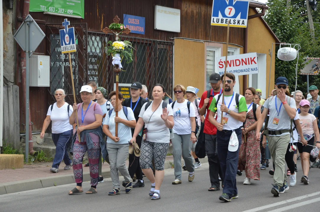 Pielgrzymka na Jasną Górę. Chodel powitał pątników (ZDJĘCIA) - Zdjęcie główne