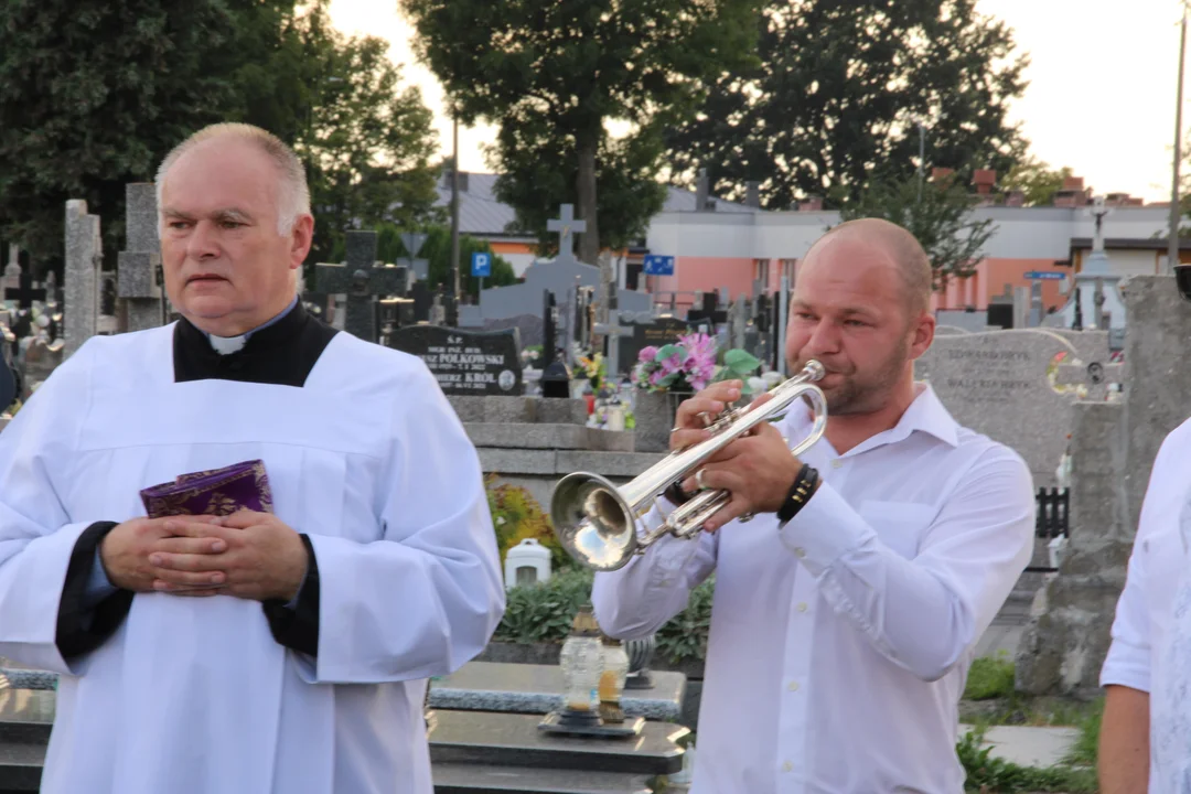 Nagrobek byłego burmistrza Łukowa Andrzeja Śledzia oficjalnie odsłonięty