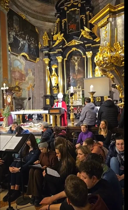 Wierni wędrowali nocą, z krzyżami i w milczeniu. Lubelska Ekstremalna Droga Krzyżowa za nami