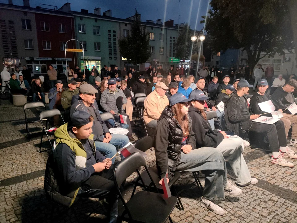 Sławomir Mentzen spotkał się z mieszkańcami Łukowa