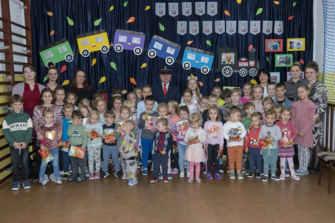 Kolejarz w szkole w Zarzeczu Łukowskim. Zbigniew Strzyżewski opowiedział o pracy na kolei. - Zdjęcie główne