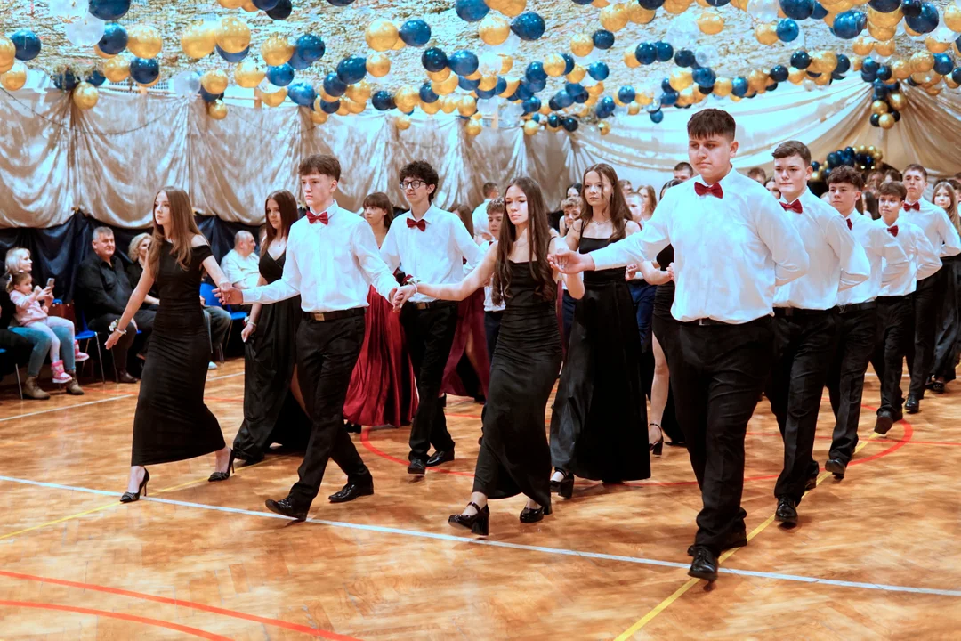 Tak bawili się ósmoklasiści z radzyńskiej "jedynki"! (ZDJĘCIA) - Zdjęcie główne