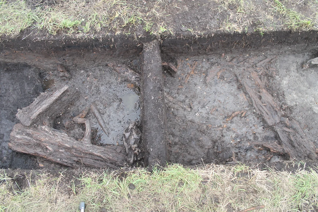 Archeolodzy kontynuują prace na Lubelszczyźnie. Tym razem prowadzili wykopaliska w rejonie dawnej fosy
