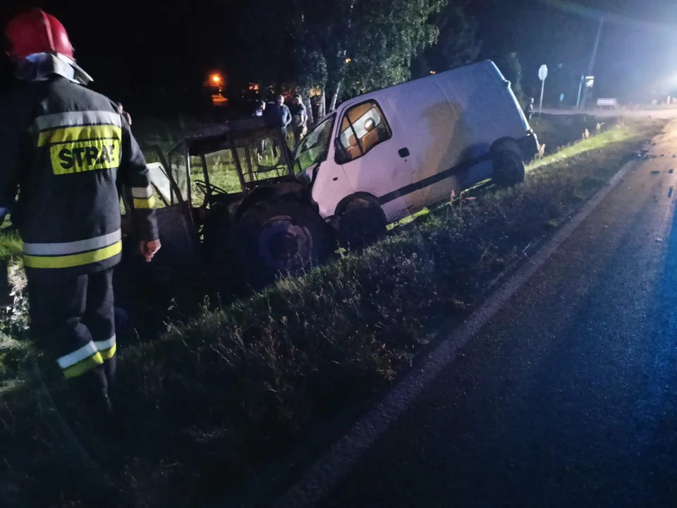 Groźny wypadek w Serokomli. Samochód uderzył w ciągnik - Zdjęcie główne