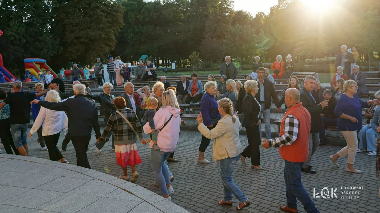 Letnia potańcówka w samym środku Łukowa