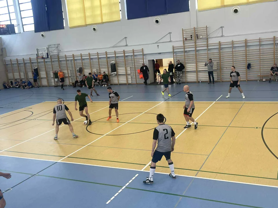 Strzelą gole i… pomogą Adasiowi. Wielkie piłkarskie granie w Biłgoraju (foto) - Zdjęcie główne