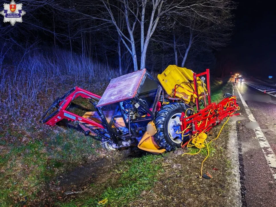 Lubelskie: Osobówka wjechała w ciągnik, trzy osoby w szpitalu. Policja podała szczegóły
