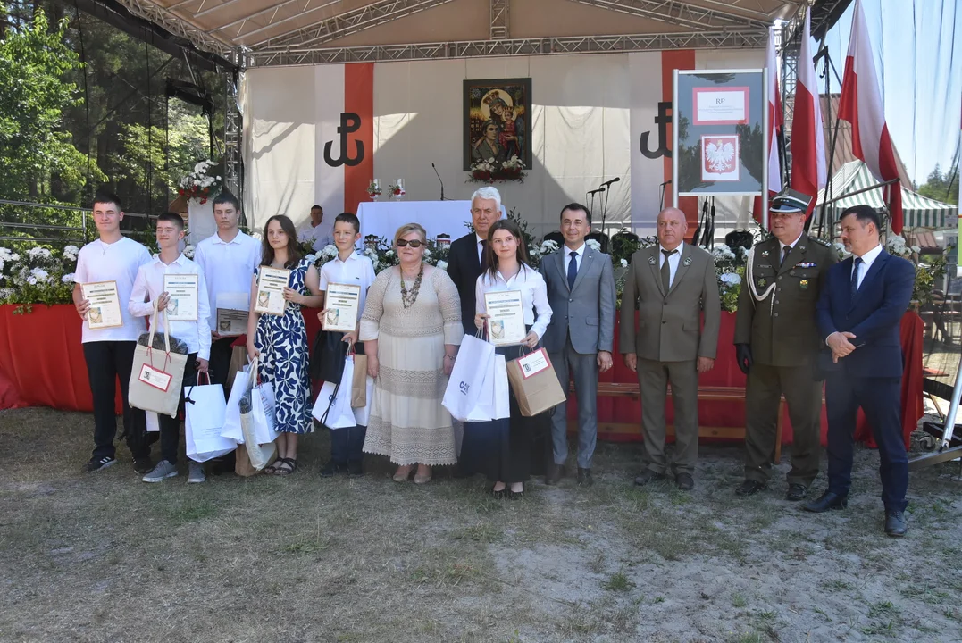 Osuchy: Wręczono nagrody dla najlepszych historyków (foto) - Zdjęcie główne