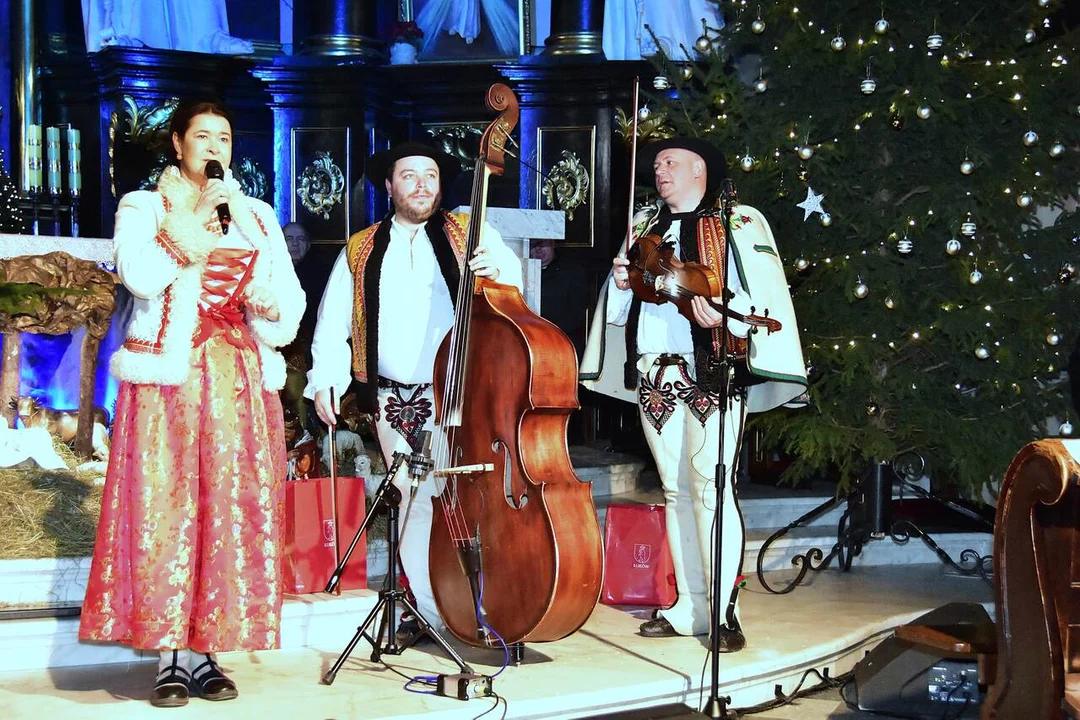 Koncert kolęd w Kościele Świętego Krzyża w Łukowie cz. 2 (video i zdjęcia) - Zdjęcie główne