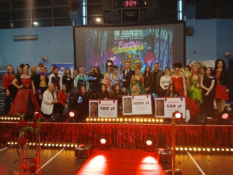 II część fotorelacji z IX Ogólnopolskiego Konkursu Fryzjerskiego „Electric Wonderland” - Zdjęcie główne