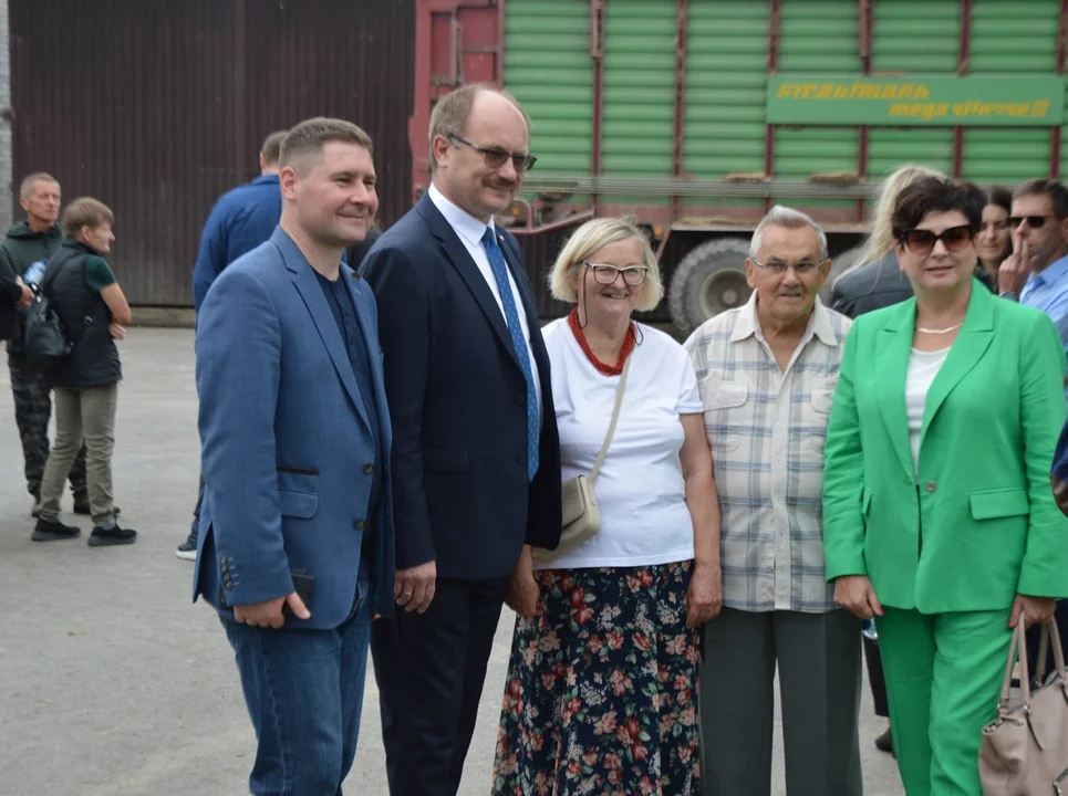 Wizyta premiera Mateusza Morawieckiego w Dębie w gm. Kurów