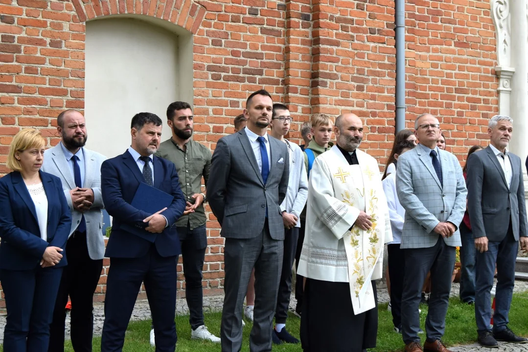 Grób kapłana i patrioty odzyskał godność. Hołd dla ks. Stanisława Ziemiańskiego w Gołębiu