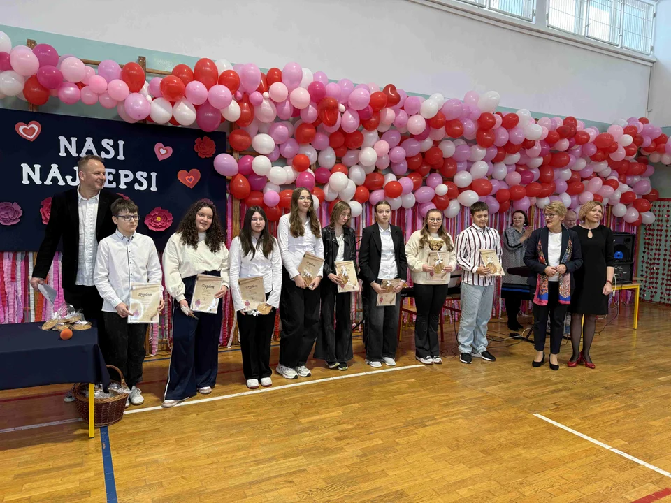 Puławy: "Jedynka" wyróżniła najlepszych (zdjęcia) - Zdjęcie główne