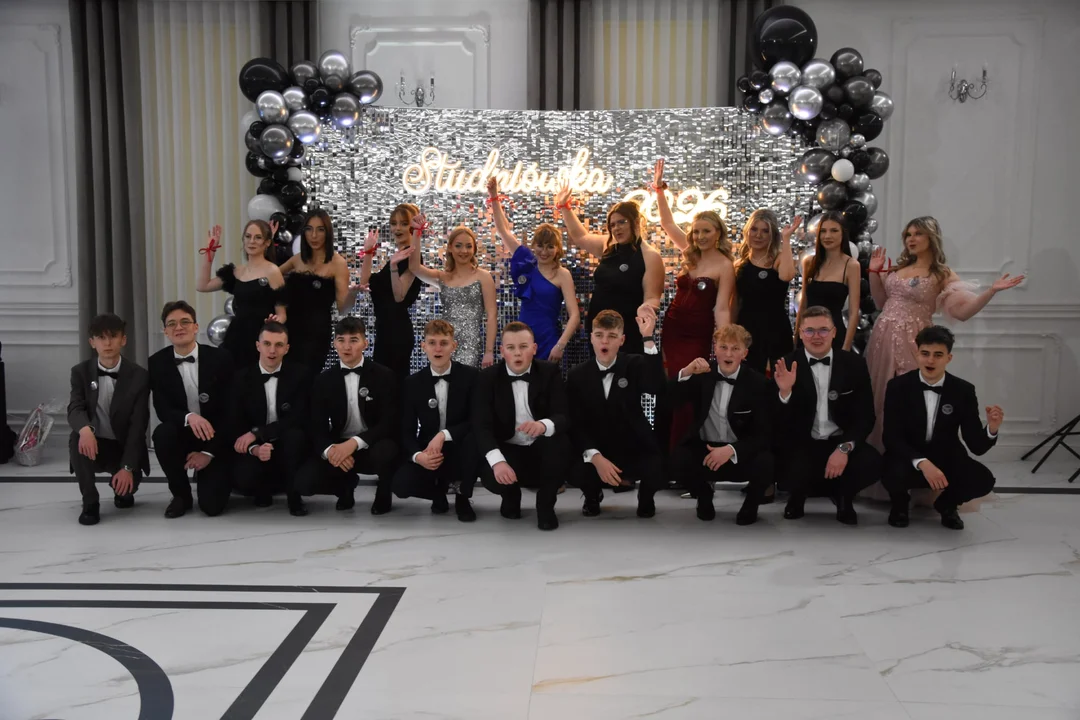 Sto dni do matury. Bal maturzystów ZSZ nr 2 im. Leona Wyczółkowskiego cz. 2 (zdjęcia) - Zdjęcie główne