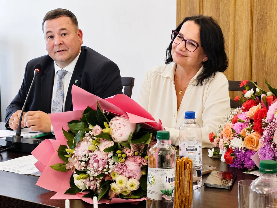 Jednogłośna decyzja radnych. Burmistrz Krystyna Wieczorkiewicz z absolutorium i wotum zaufania - Zdjęcie główne