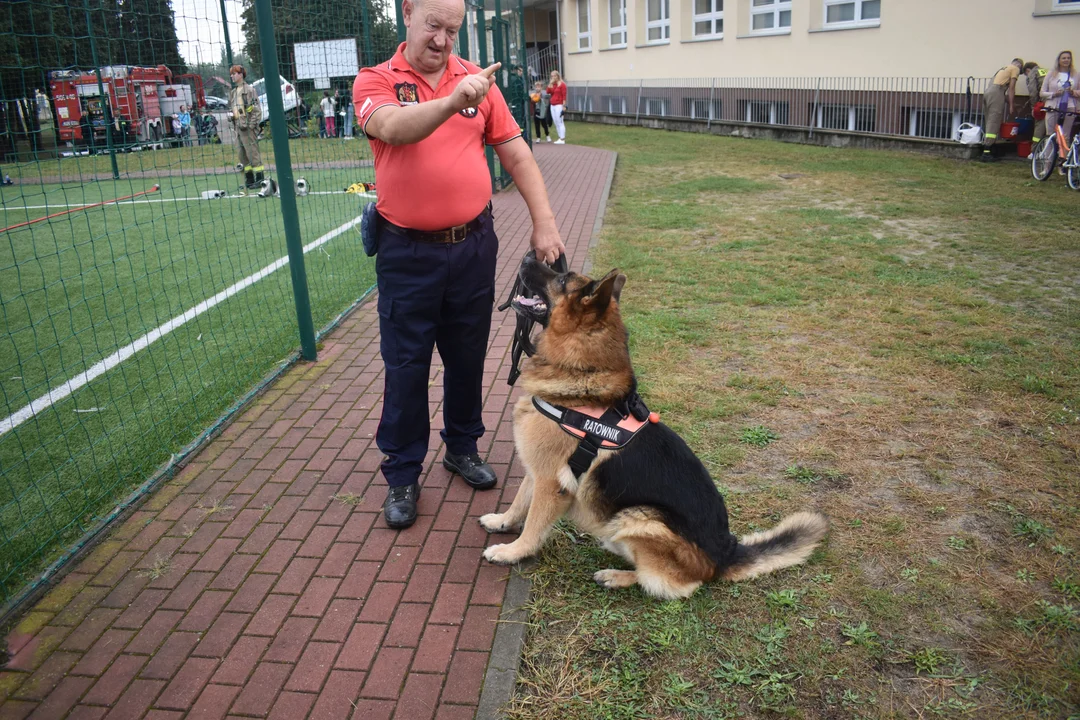 Zabawa i edukacja w jednym - tak wyglądał piknik "Bezpiecznie z Koziołkami" w Baranowie. ZOBACZ ZDJĘCIA