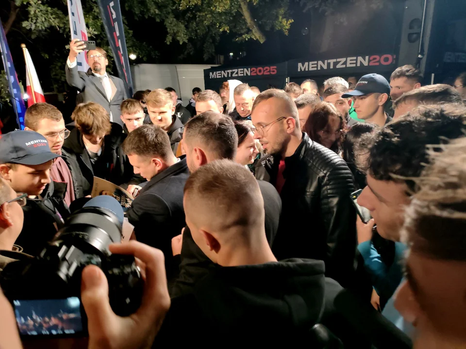 Sławomir Mentzen spotkał się z mieszkańcami Łukowa