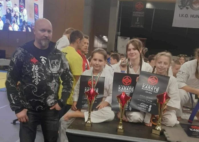 Ekipa SKS Bushido na podium. Domańska, Sawczuk i Weremczuk z medalami (zdjęcia) - Zdjęcie główne