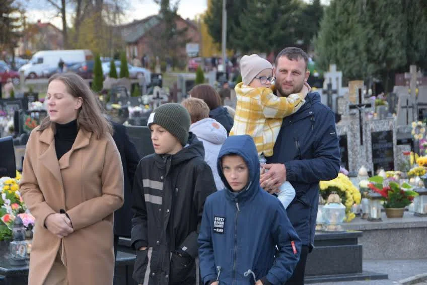 Uroczystości Wszystkich Świętych  na cmentarzu w Radoryżu Kościelnym