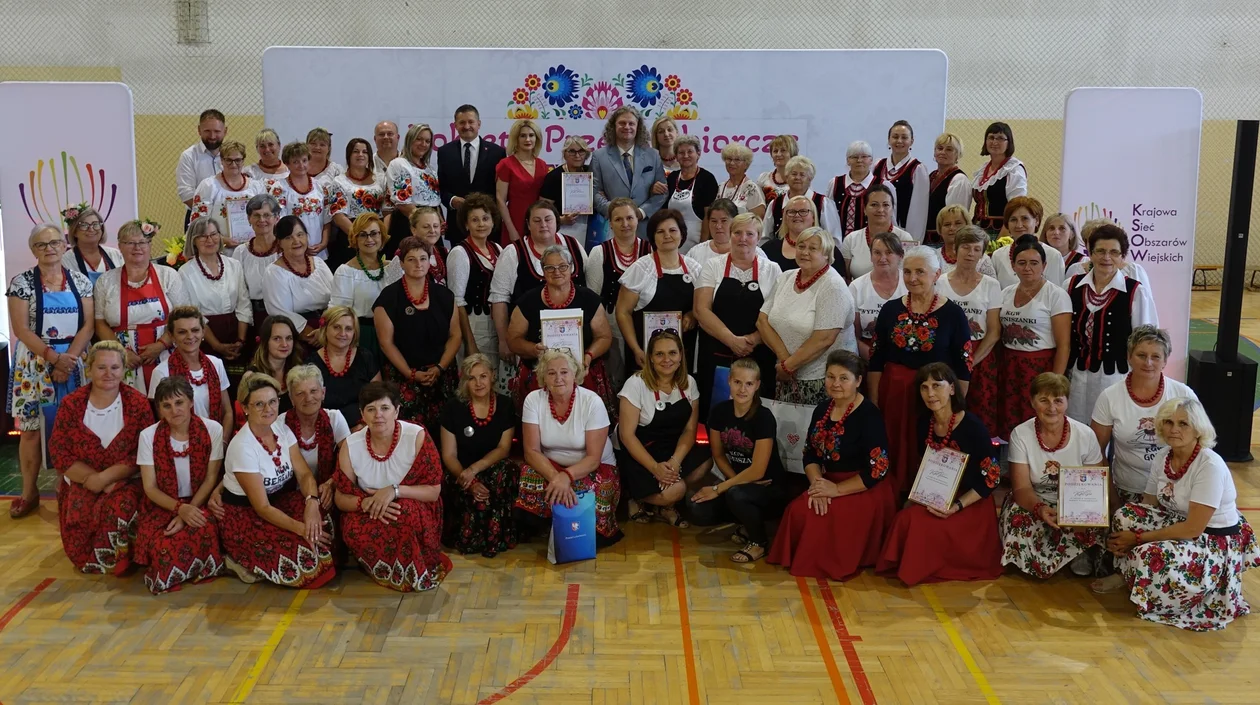 Konkurs kulinarny "Kobieta Przedsiębiorcza" z udziałem KGW w Ostrowie Lubelskim. Fotorelacja - Zdjęcie główne