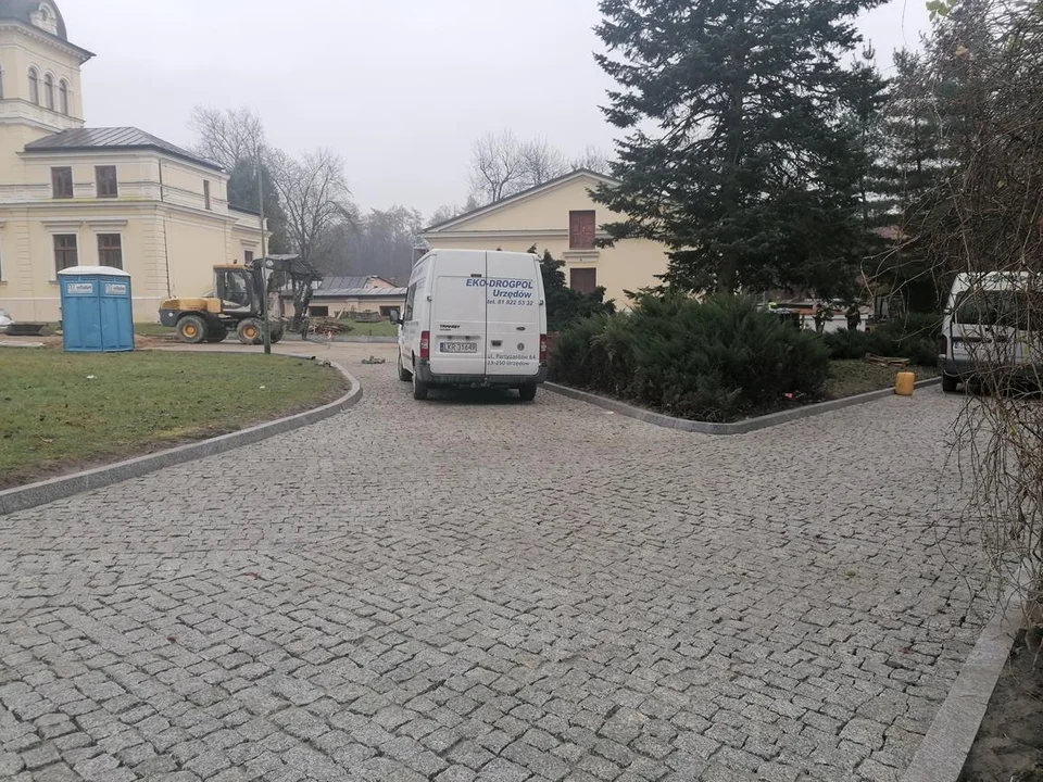 W Kluczkowicach trwają prace związane z renowacją zespołu pałacowo-parkowego