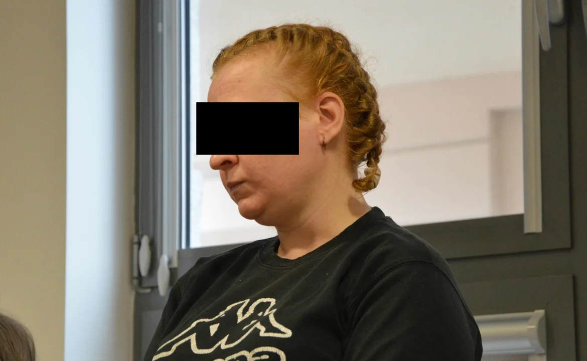 Kobieta z Ułęża stanęła przed sądem. Śledczy: Urodziła, włożyła chłopca do torby i porzuciła w chlewni [ZDJĘCIA] - Zdjęcie główne