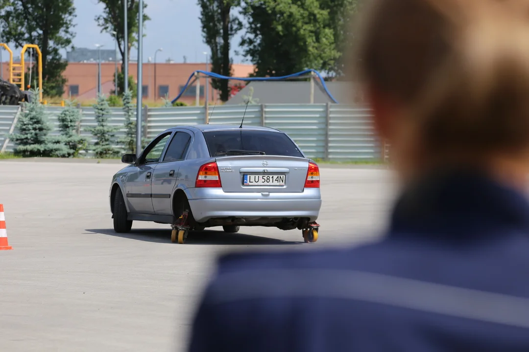Lublin: Policjanci rozłożyli kolczatki. Po co?