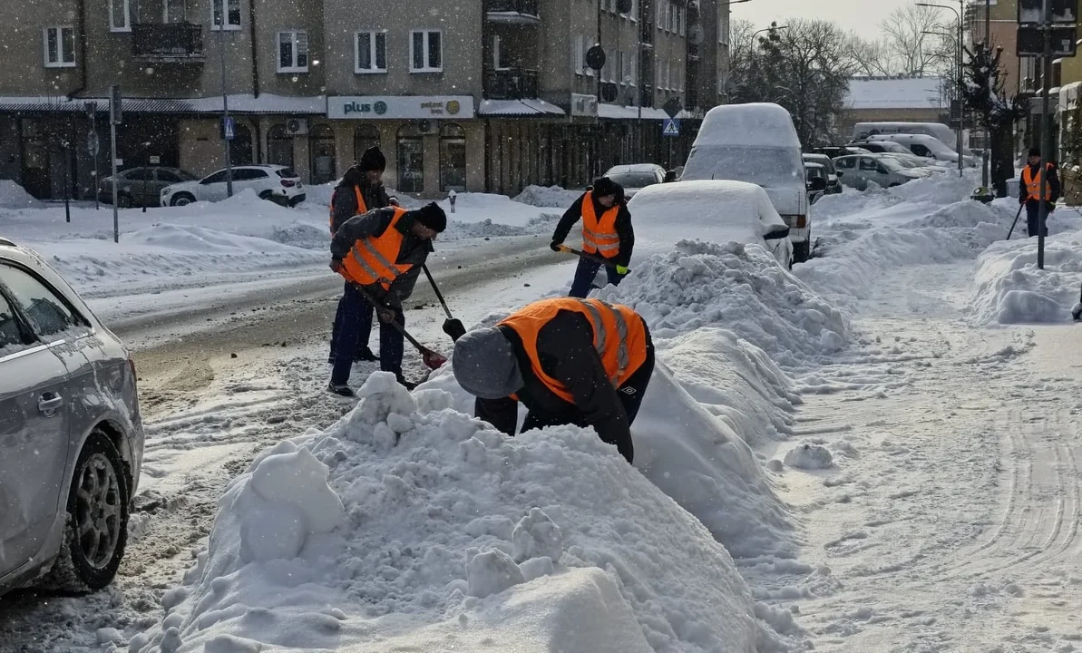 Kolejne miasto sięga po pomoc więźniów (foto) - Zdjęcie główne