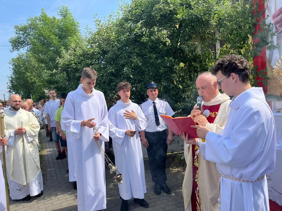 Procesja Bożego Ciała w parafii Matki Kościoła w Łukowie