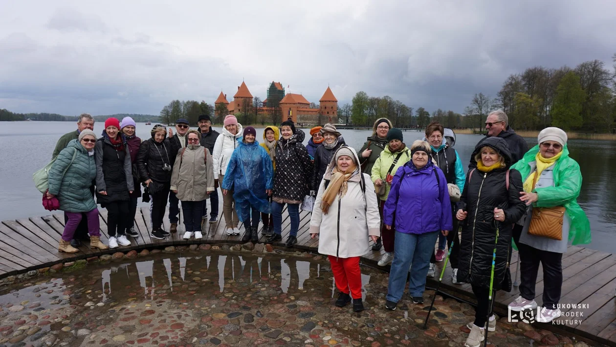 Wycieczka słuchaczy Łukowskiego Uniwersytetu Trzeciego Wieku do Augustowa, Trok i Wilna (zdjęcia) - Zdjęcie główne