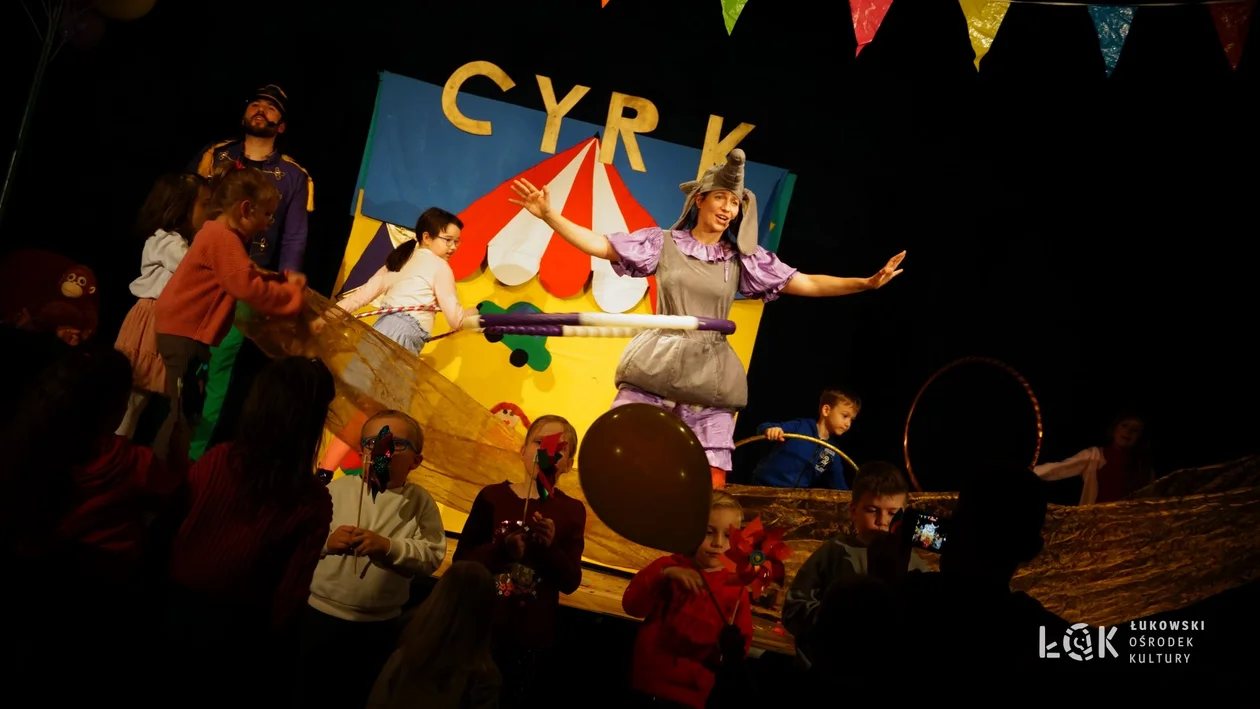 Niedziela z teatrem „Cyrk w ogrodzie”