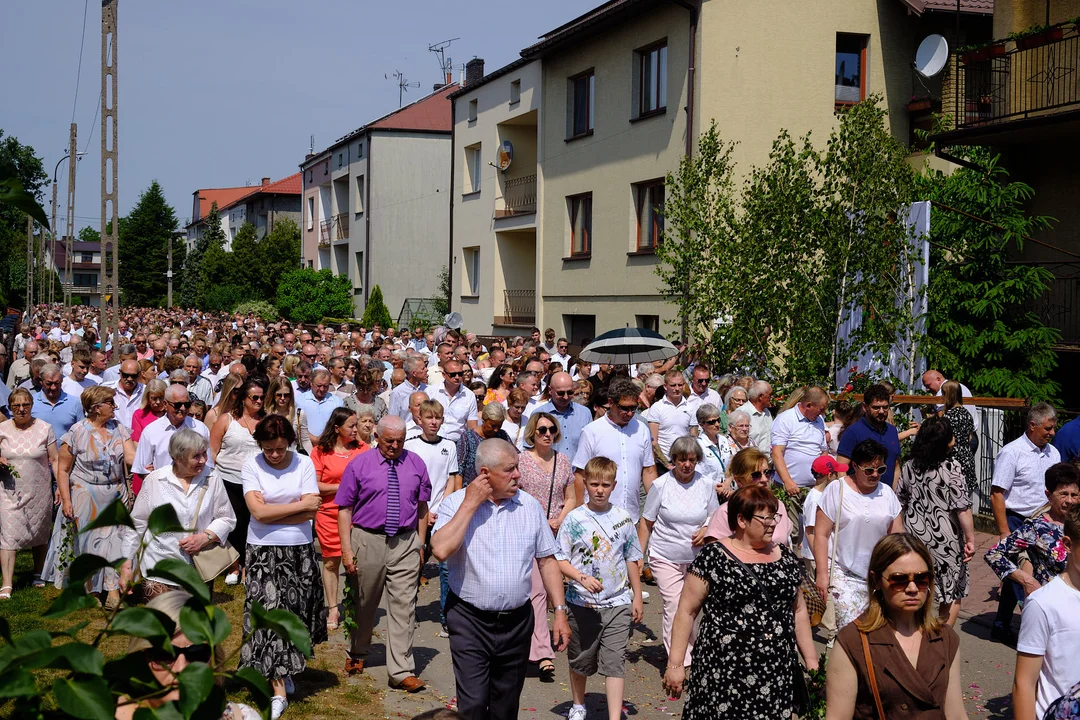 Procesja Bożego Ciała w parafii Matki Kościoła w Łukowie