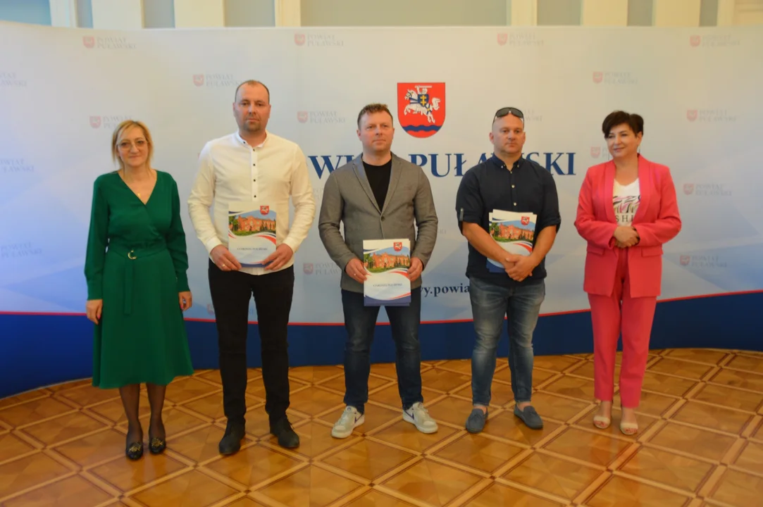 Wręczenie stypendiów sportowych w Starostwie Powiatowtym