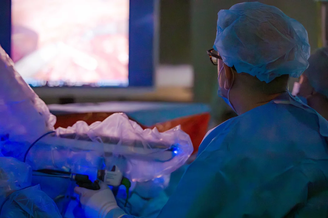 Lubelscy lekarze usunęli guz wielkości piłki tenisowej. Pan Marcin o chorobie dowiedział się przez przypadek