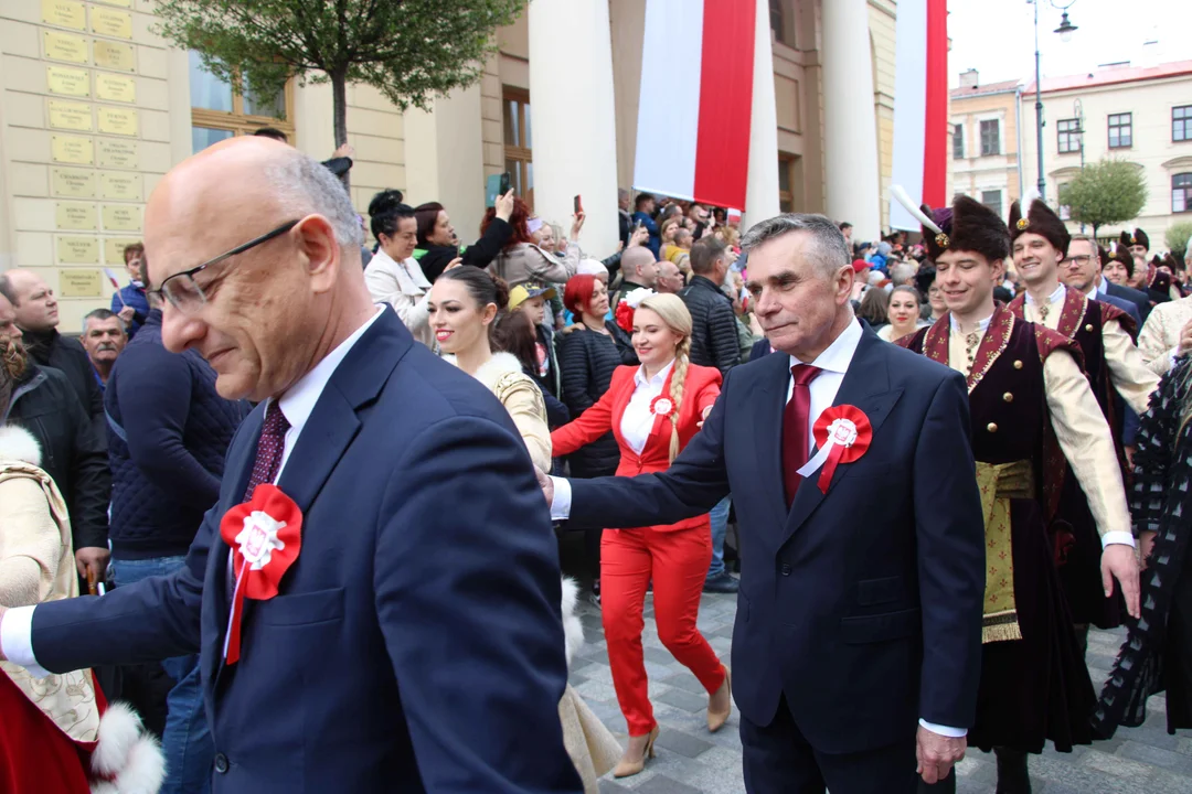 Obchody 3 maja w Lublinie. Mieszkańcy zatańczyli wspólnie Poloneza