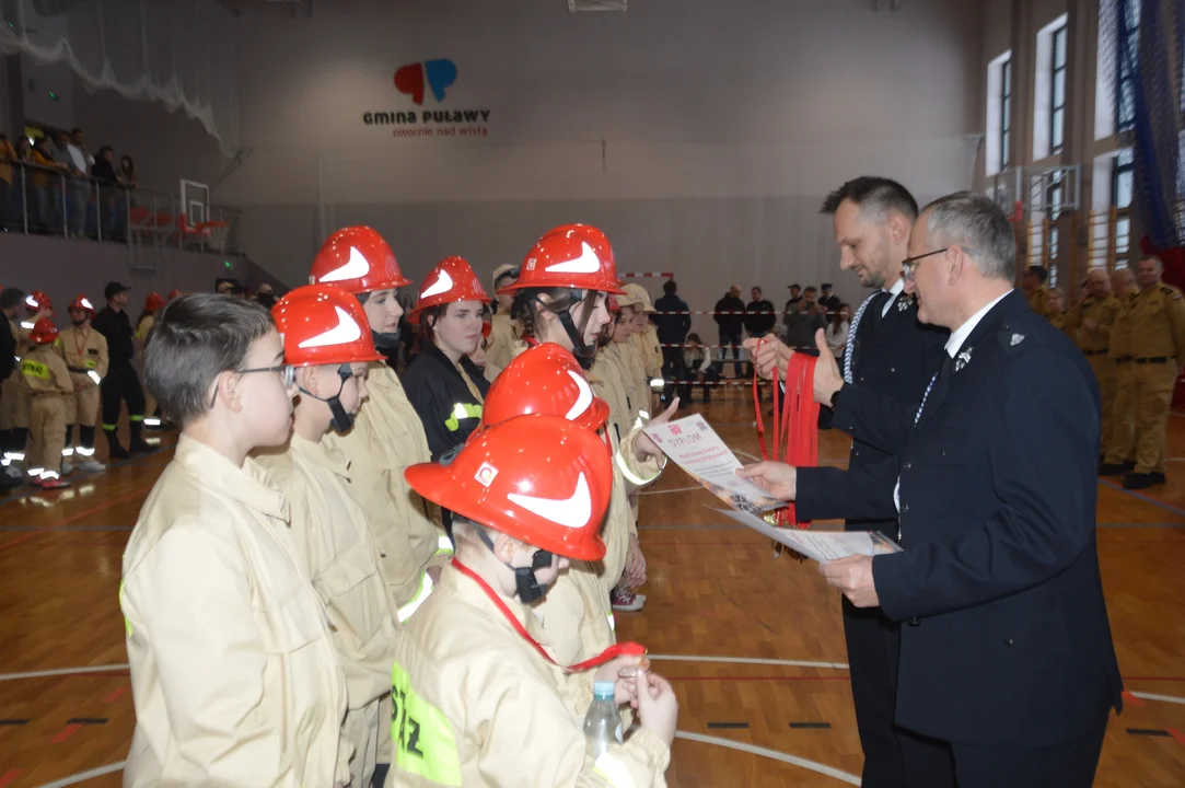 Halowe młodzieżowe zawody sportowo-pożarnicze w Górze Puławskiej