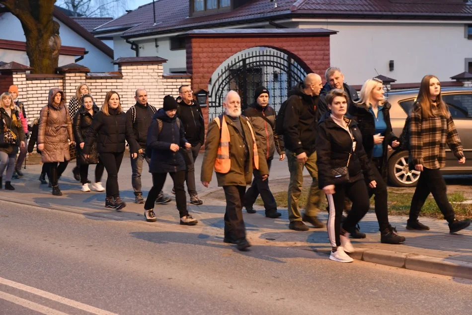 Ekstremalna Droga Krzyżowa (zdjęcia) Wędrówka z modlitwą w ciszy i zadumie - Zdjęcie główne