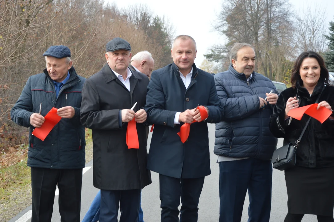 Zaborze: Samorządowcy z powiatu opolskiego otworzyli 13 km odnowionych dróg (ZDJĘCIA) - Zdjęcie główne