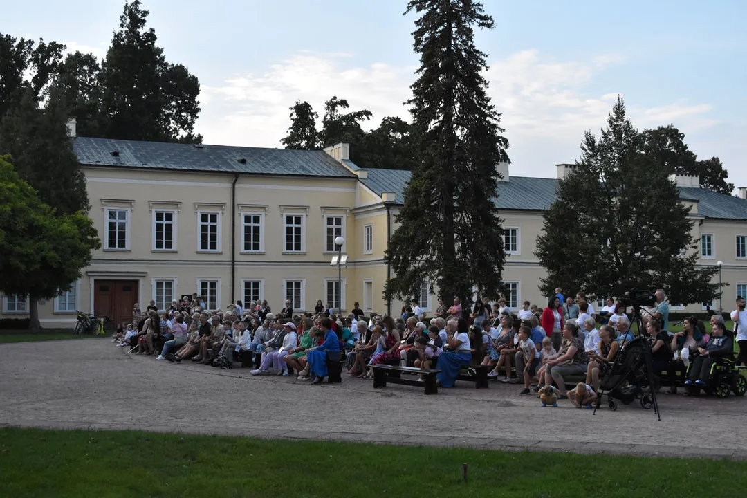 Za nami 3 dzień Międzynarodowego Festiwalu Folklorystycznego. Zobacz fotorelację prosto ze Skweru Niepodległości