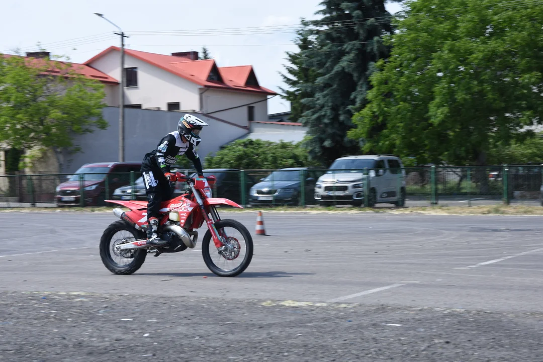 Motocykliści opanowali Łuków. Część I