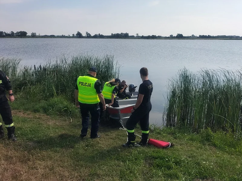 Powiat bialski: Policjanci i strażacy pilnują bezpieczeństwa nad wodą