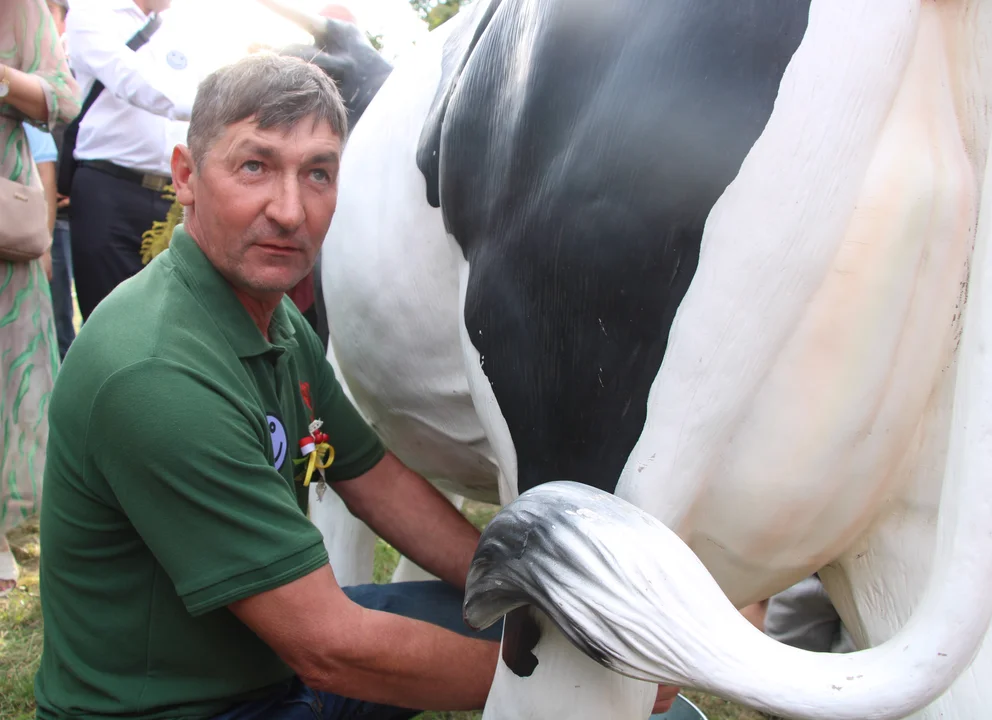 Występy i konkursy na dożynkach w Uścimowie