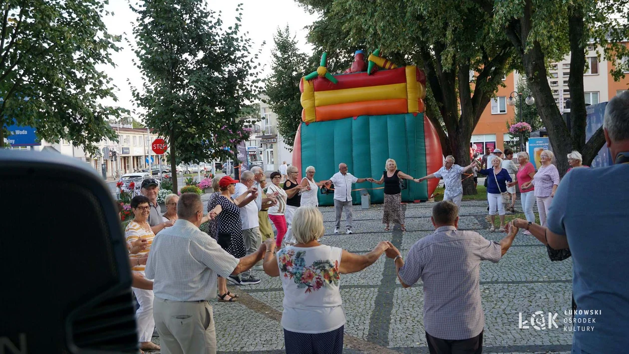 Żarciowozy i potańcówka w Łukowie