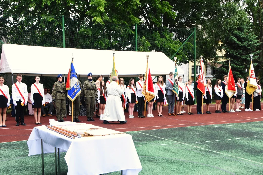 Szkoła Podstawowa w Radoryżu Kościelnym ma nowego patrona. To znany pisarz