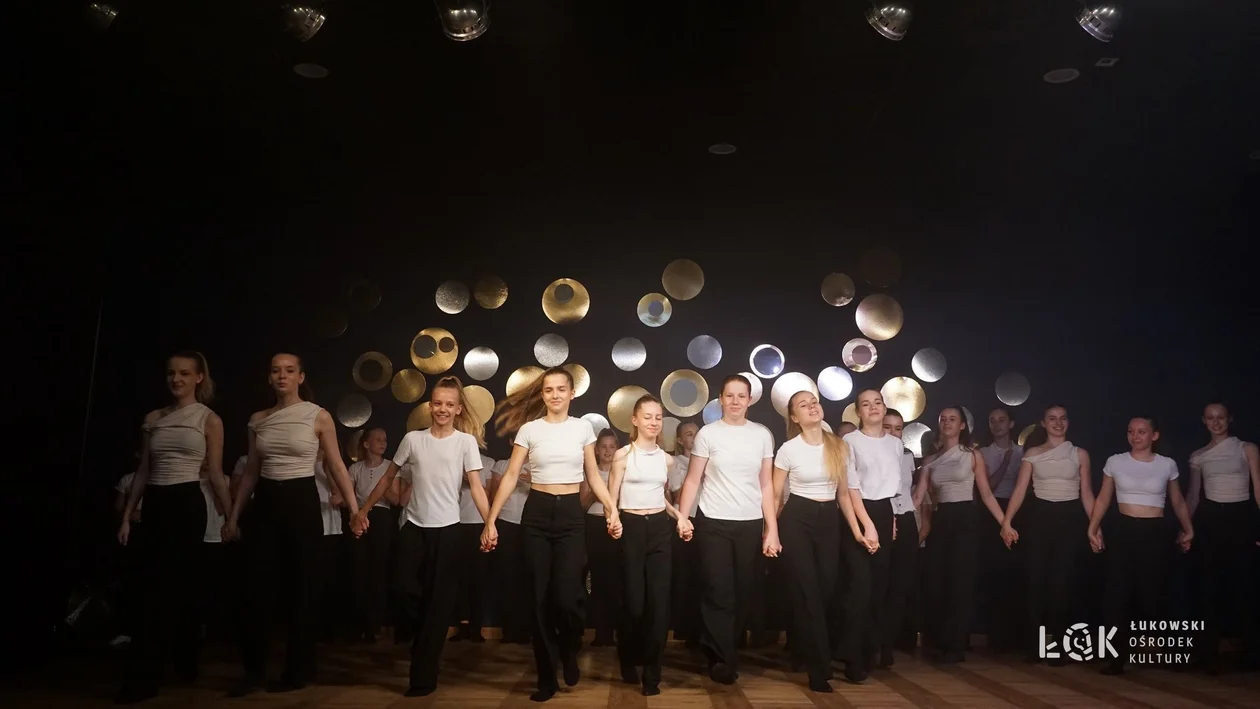 Koncert taneczny „Witajcie w naszej bajce” w wykonaniu ŁOK Dance Factory