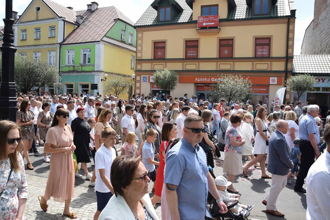 Biała Podlaska: Procesja Bożego Ciała na placu Wolności