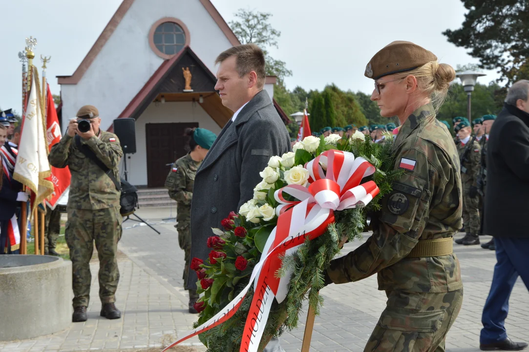 Odsłonięcie nagrobka żołnierza AK Karola Chlebickiego w Chodlu