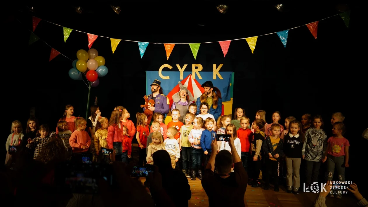 Niedziela z teatrem „Cyrk w ogrodzie”