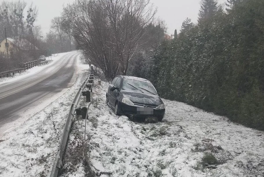 Województwo lubelskie: Stłuczki i samochody w rowie. Łącznie 9 takich sytuacji jednego dnia