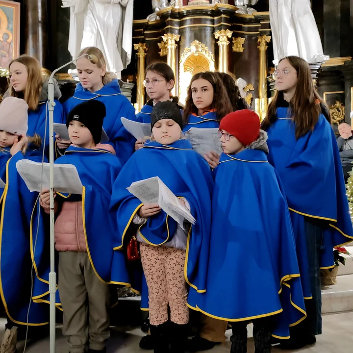 Schola „Promyczki” zaśpiewała kolędy i pastorałki (ZDJĘCIA)